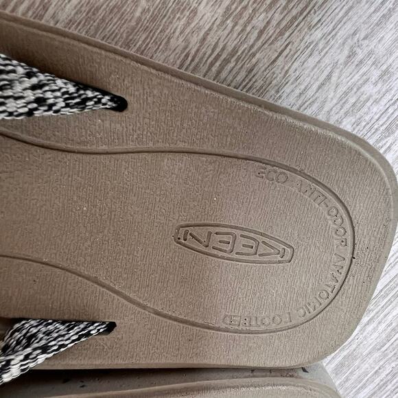 Keen Shoes Womens Size 9 Harvest Lightweight Flip Flop Sandals Outdoor - Picture 4 of 15